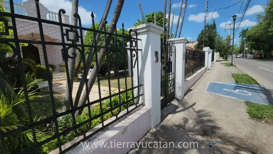Casona Rosa por Avenida García Gineres — foto 5