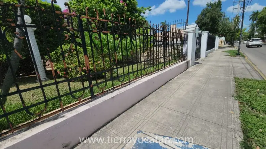 Casona Rosa por Avenida García Gineres — foto 6