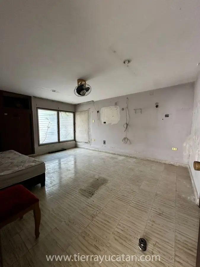 Gran Propiedad Histórica Casa y Comercio en el Corazón de Motul – 4,306 Sq Ft (400 M²) Construcción y 18,348 Sq Ft (1,704.57 M²) Lot. — foto 3
