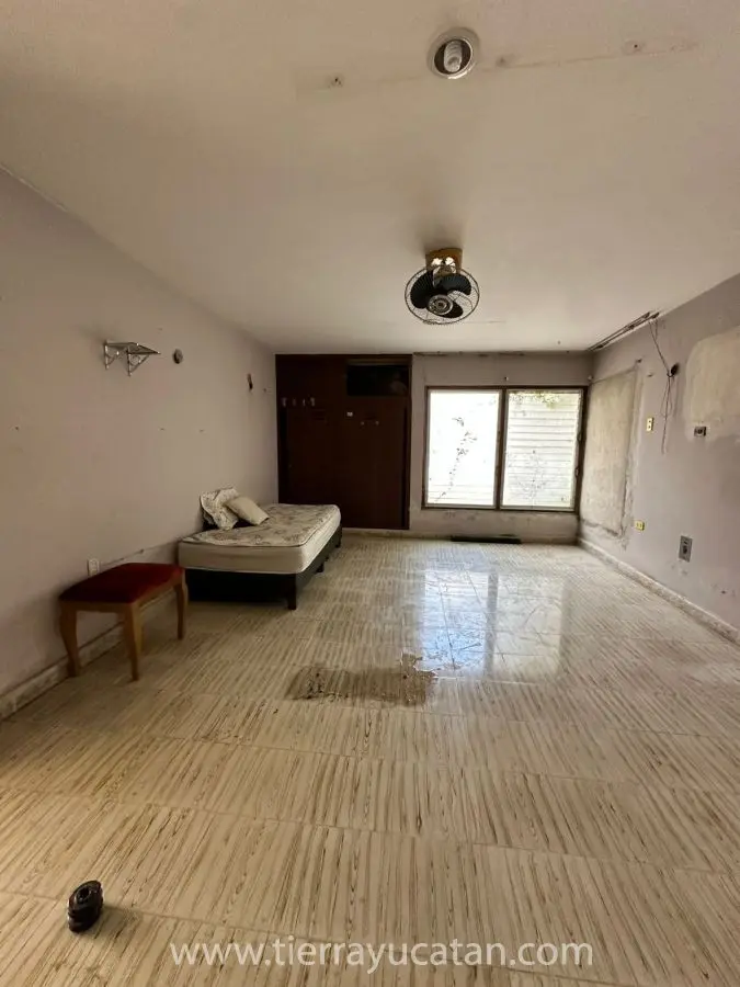 Gran Propiedad Histórica Casa y Comercio en el Corazón de Motul – 4,306 Sq Ft (400 M²) Construcción y 18,348 Sq Ft (1,704.57 M²) Lot. — foto 4