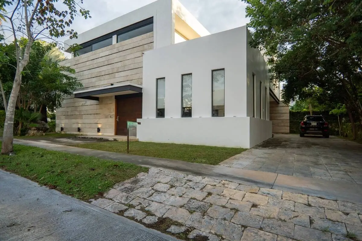 Exclusiva casa en venta en Yucatán Country Club – Privada Cutzam — foto 2