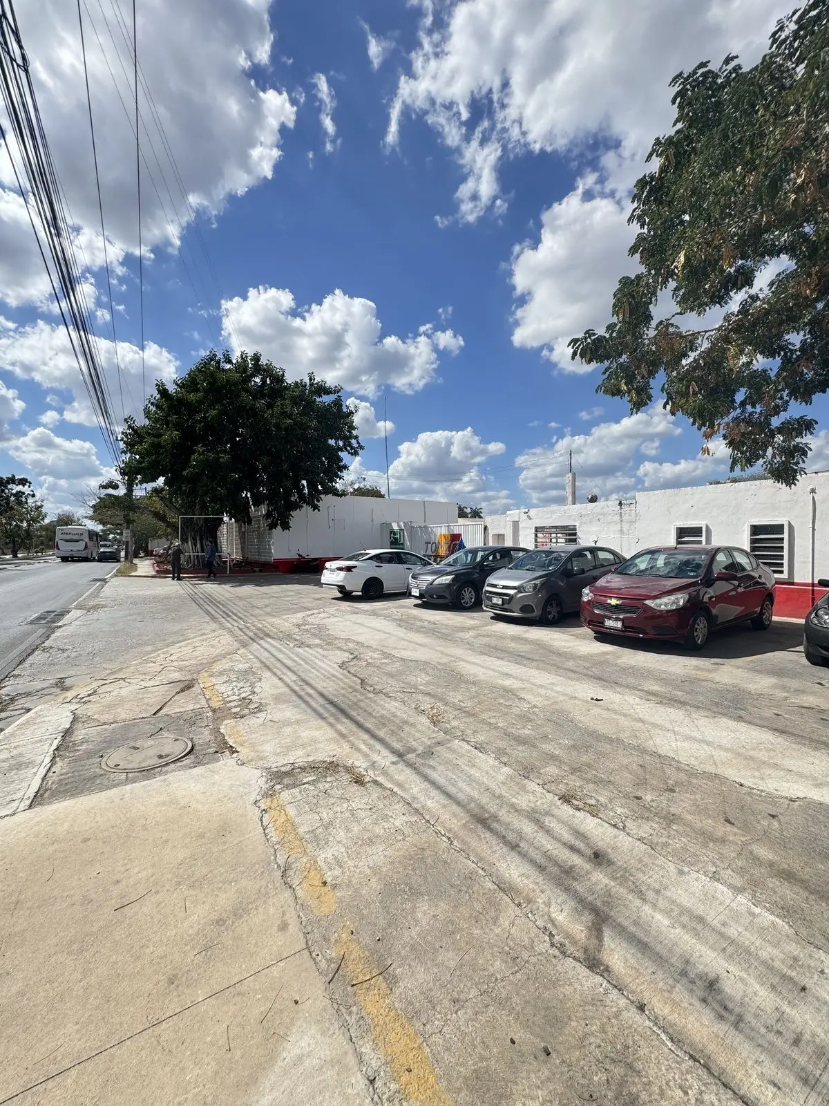 Terreno con construcción en Avenida Principal Aeropuerto Mérida Yucatan — foto 2
