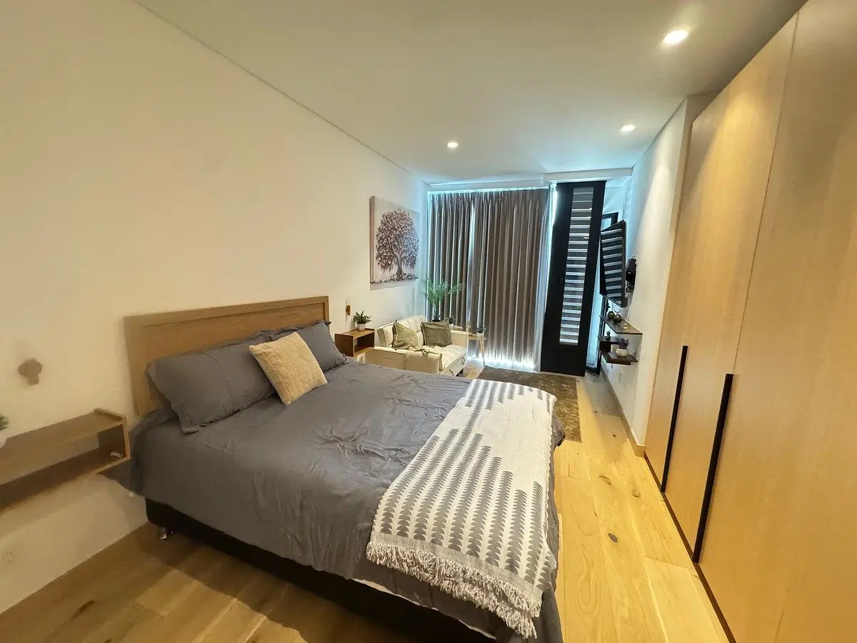 University Towe Ejecutive suite