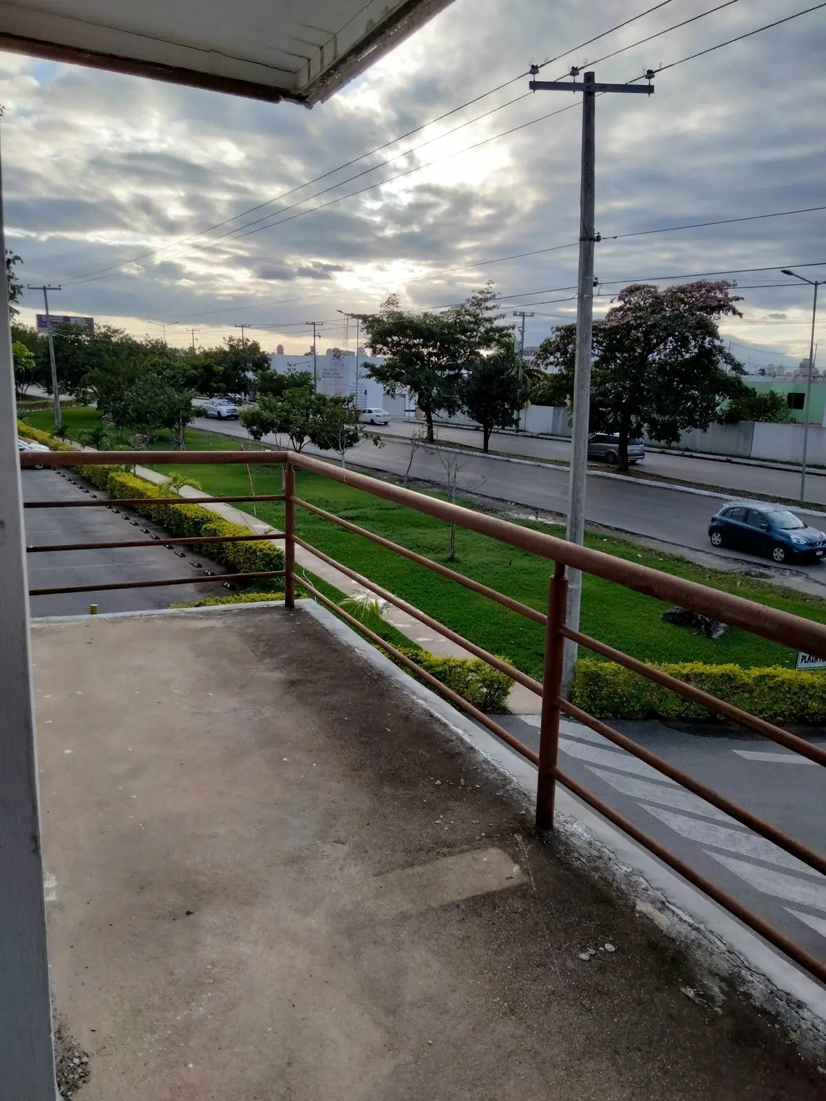 Amplio local en planta alta en renta sobre Av. Yucatan — foto 4