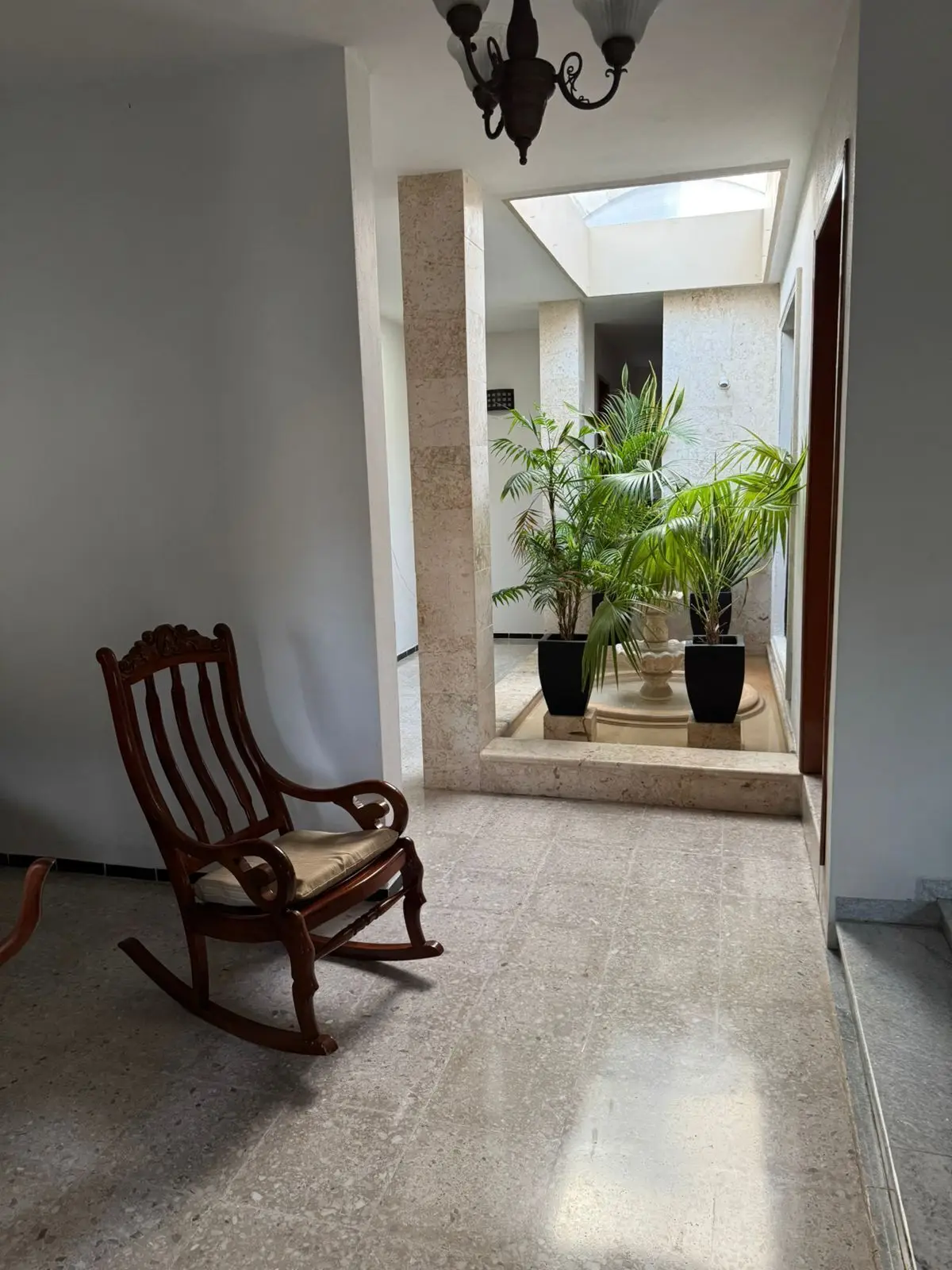 Preciosa y amplia residencia de un piso — foto 6