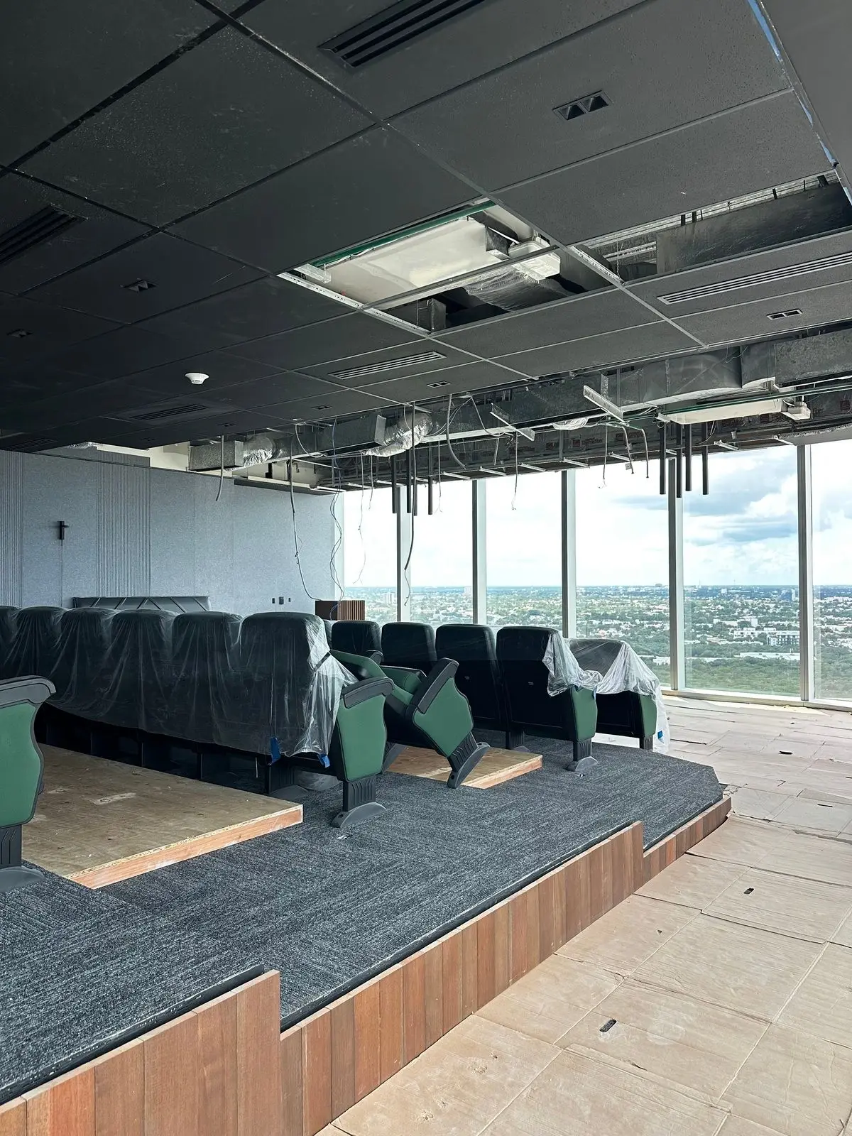 Consultorios y oficinas en el rascacielo de lujo del sureste — foto 3