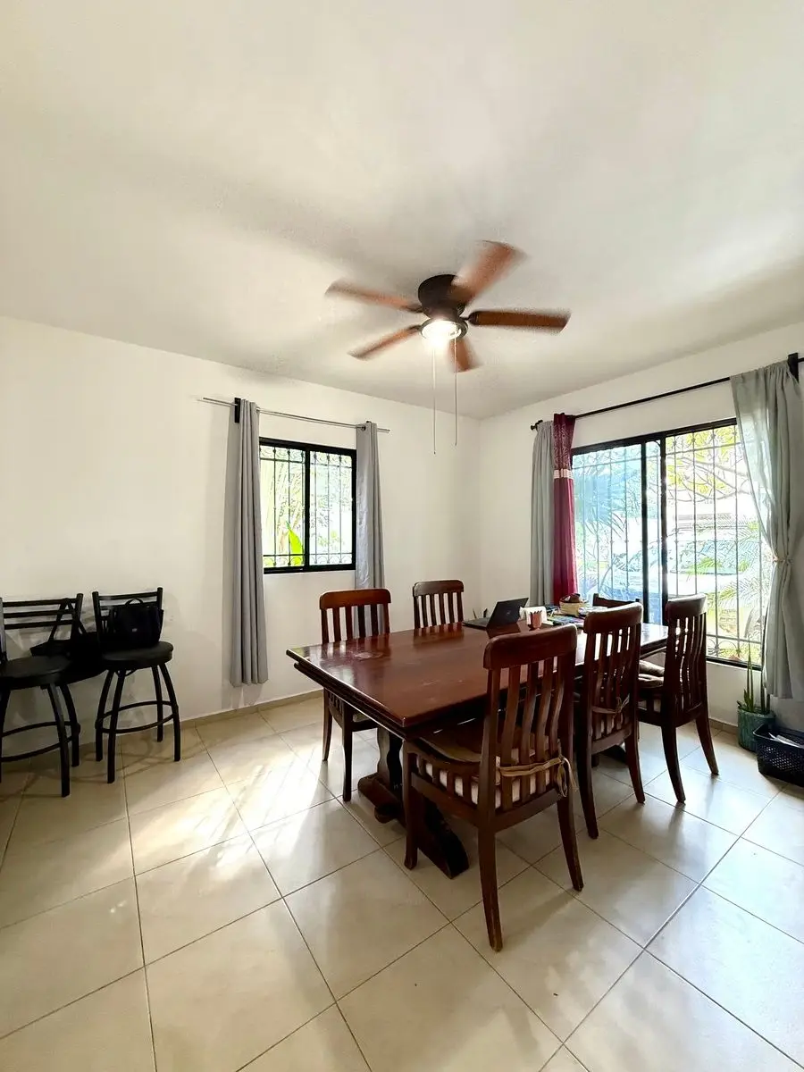 Casa en Venta en Esquina en Gran Santa Fe, con Terreno ExcedenteMerida — foto 4