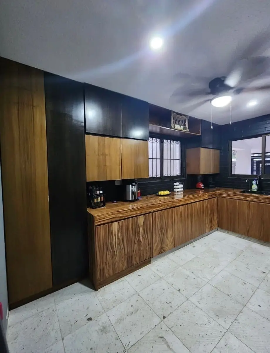 Casa de 5 Habitaciones con 12 Paneles Solares — foto 3