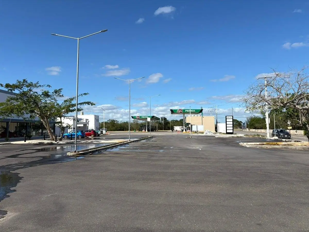 Impulsa tu Negocio: Locales en Renta en Moderna Plaza Comercial — foto 2