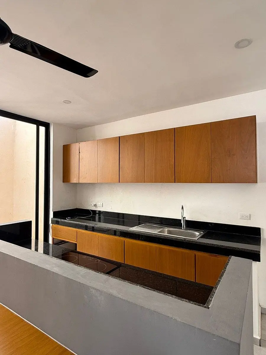 Townhouse en Venta en Montecristo Merida, en Privada con Alberca — foto 4