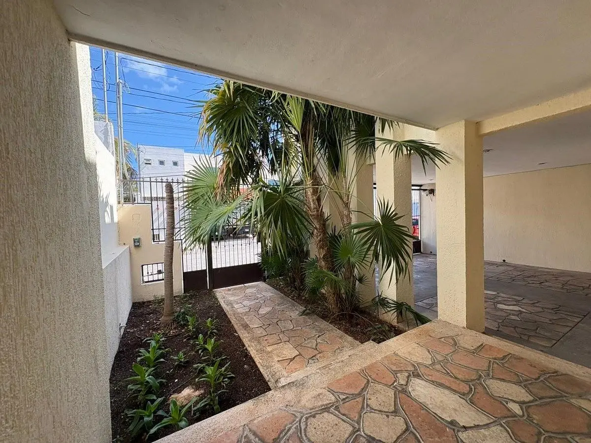 Casa en renta con alberca y paneles solares en Mérida Montecristo — foto 4