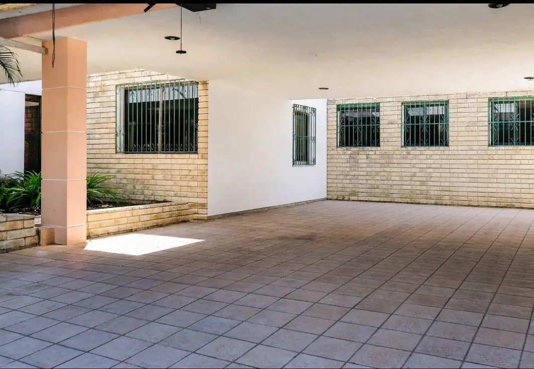 Residencia con 7 recámaras en Campestre, ideal para proyecto o familia — foto 2