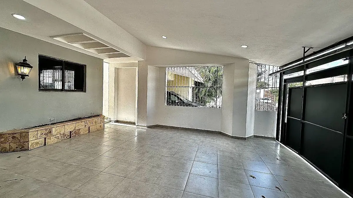Casa ideal para Oficinas Centrales con Paneles Solares en Merida — foto 2