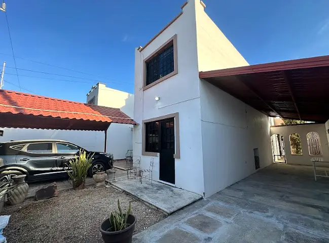 Casa en venta en Residencial Pensiones VI, Esquina , alberca ,4 habitaciones. — foto 4