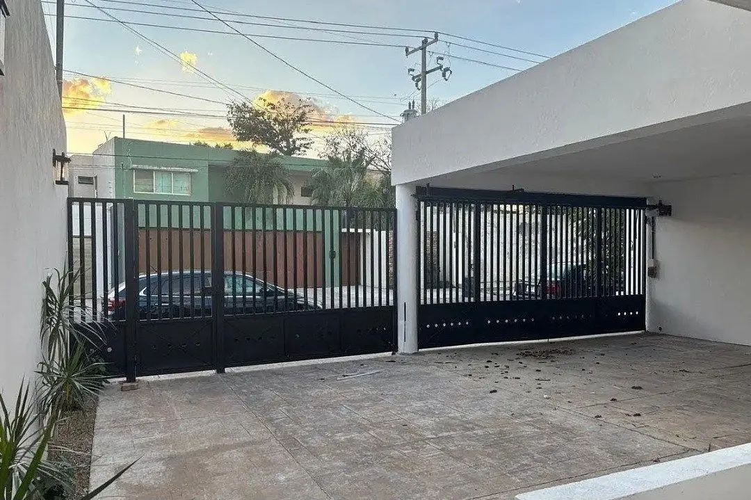 Casa Semiamueblada en Renta en Montebello , Merida. Con paneles solares — foto 2