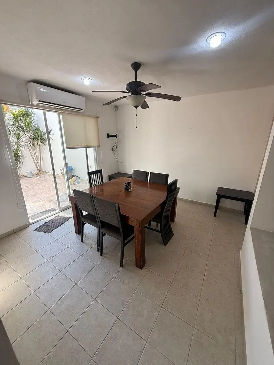 Casa Semiamueblada en Renta en Montebello , Merida. Con paneles solares — foto 3