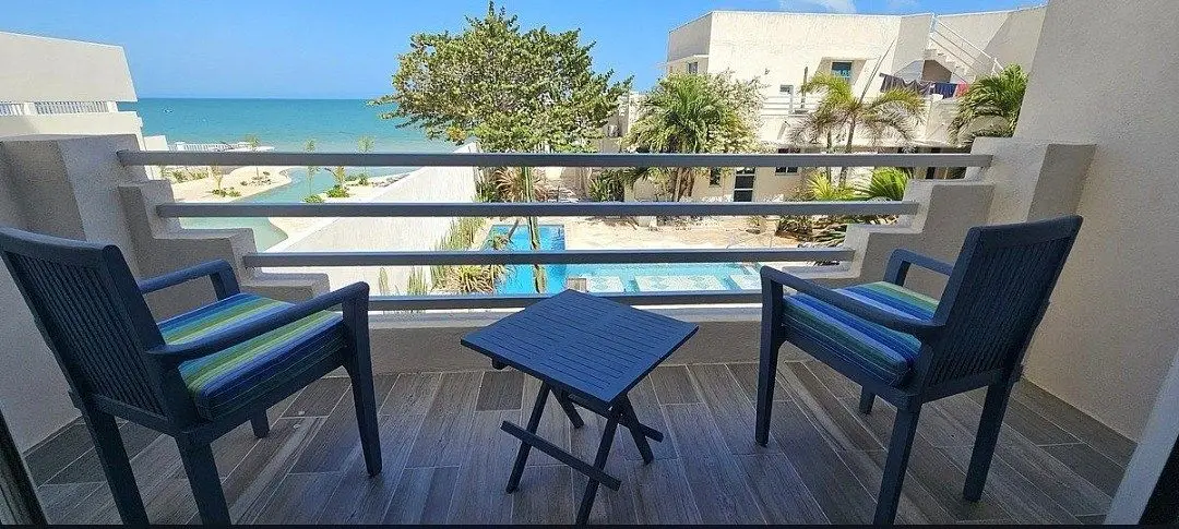 Villa Frente al Mar en Venta con Paneles Solares en Chelem,Yucatan