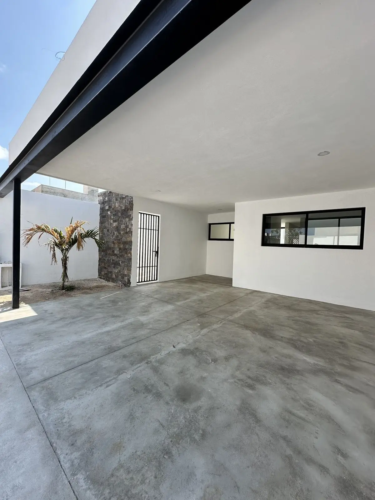 Casa con piscina y tres recámaras en venta