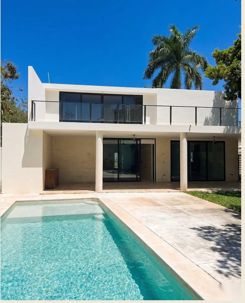 Residencia en el Corazón de Mérida, con Alberca, espacios amplios y modernos