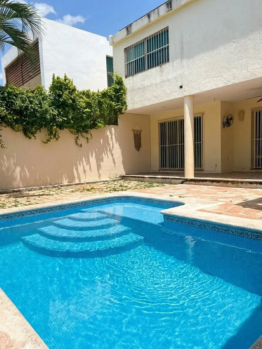 Casa en renta con alberca y paneles solares en Mérida Montecristo — foto 2