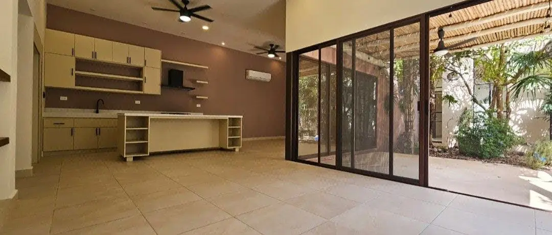 Casa de una planta con Alberca en Venta en Cholul, Yucatan — foto 2