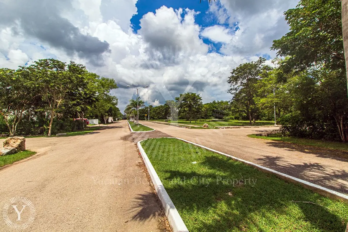Residential Corner Lot in Conkal — foto 2