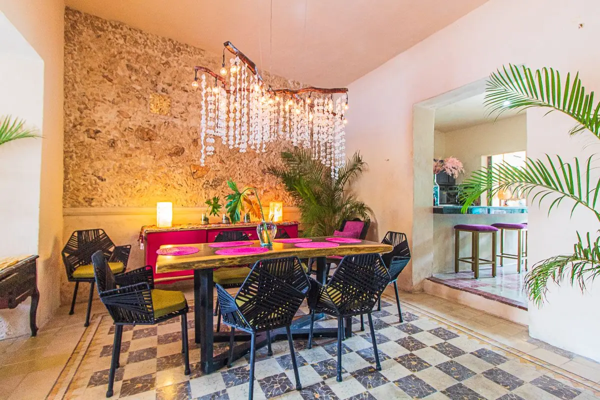 Single Floor Colonial Home in Santa Ana. Fantastic Location! — foto 4