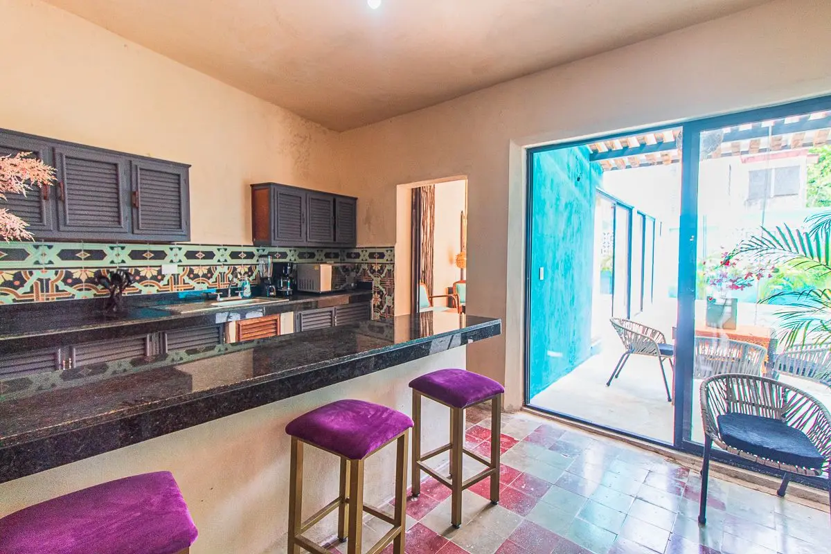 Single Floor Colonial Home in Santa Ana. Fantastic Location! — foto 6