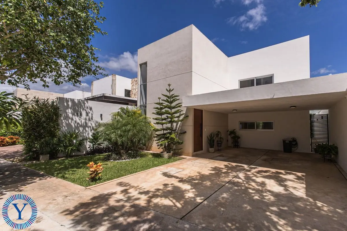 Casa Arborea - Spacious Contemporary Home in Conkal