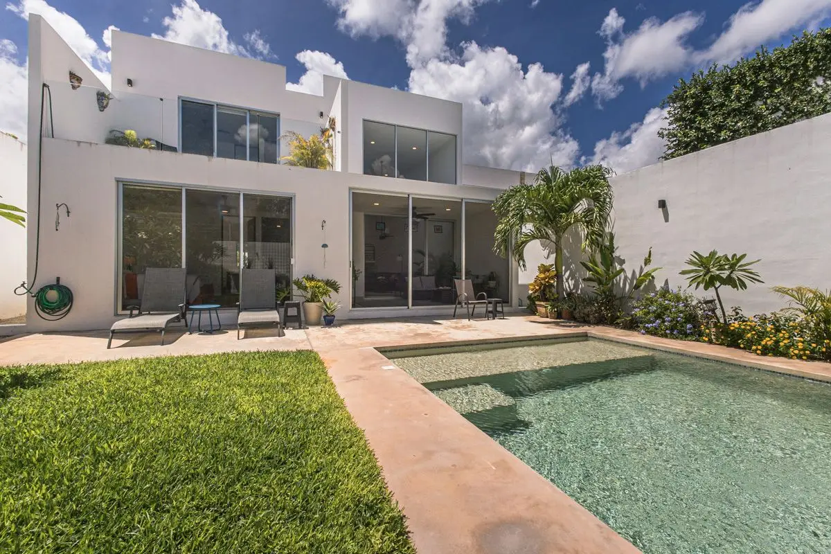 Casa Arborea - Fully Equipped Modern Residence in Merida North.