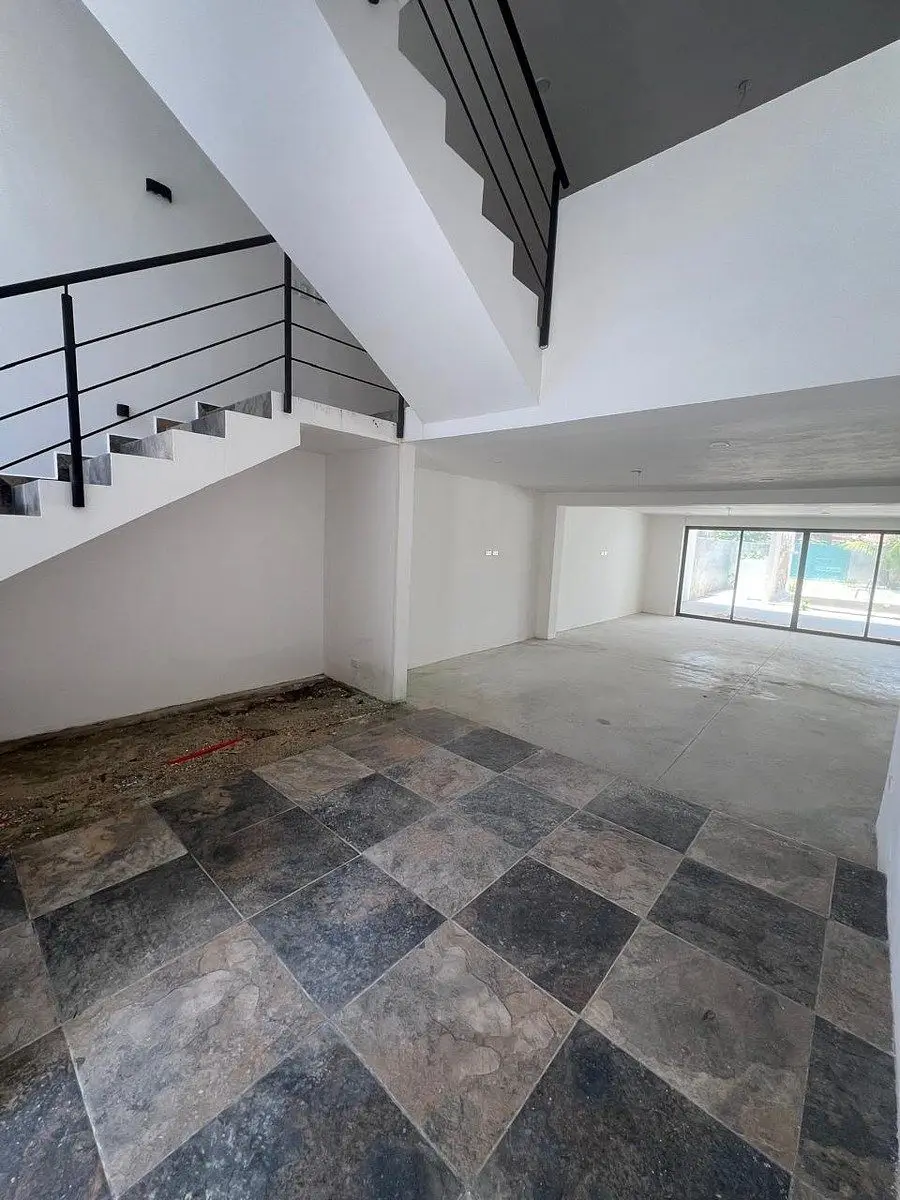 3-Story Coastal House With Poolcasa Costera de 3 Plantas con Pisina — foto 3