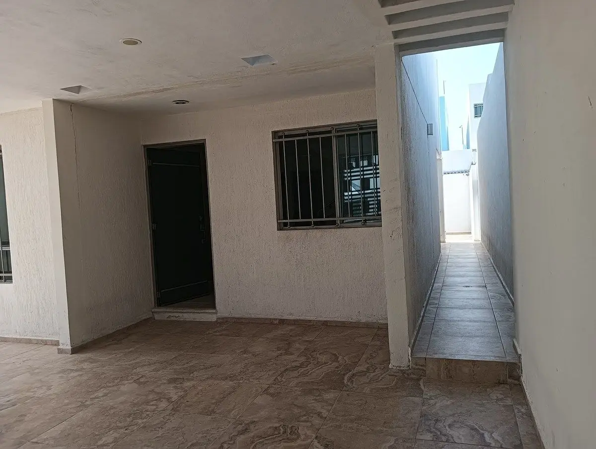 Se renta bonita y cómoda casa amueblada de 4 recámaras — foto 4